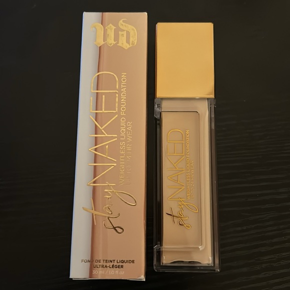 💄(10NN) UD Stay Naked Weightless Foundation 24hr Wear - Picture 2 of 6